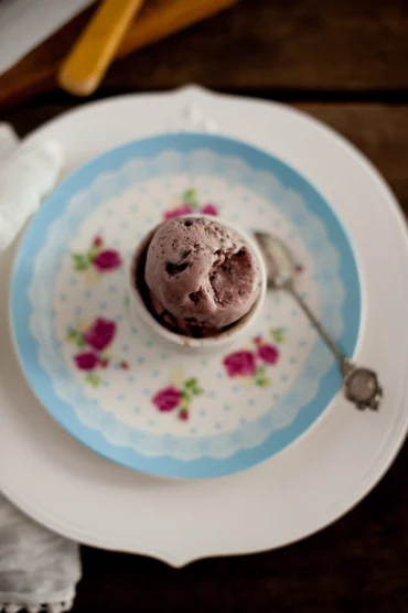 cherry choc chip ice cream