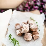 mini chocolate meringue kisses with chocolate ganache