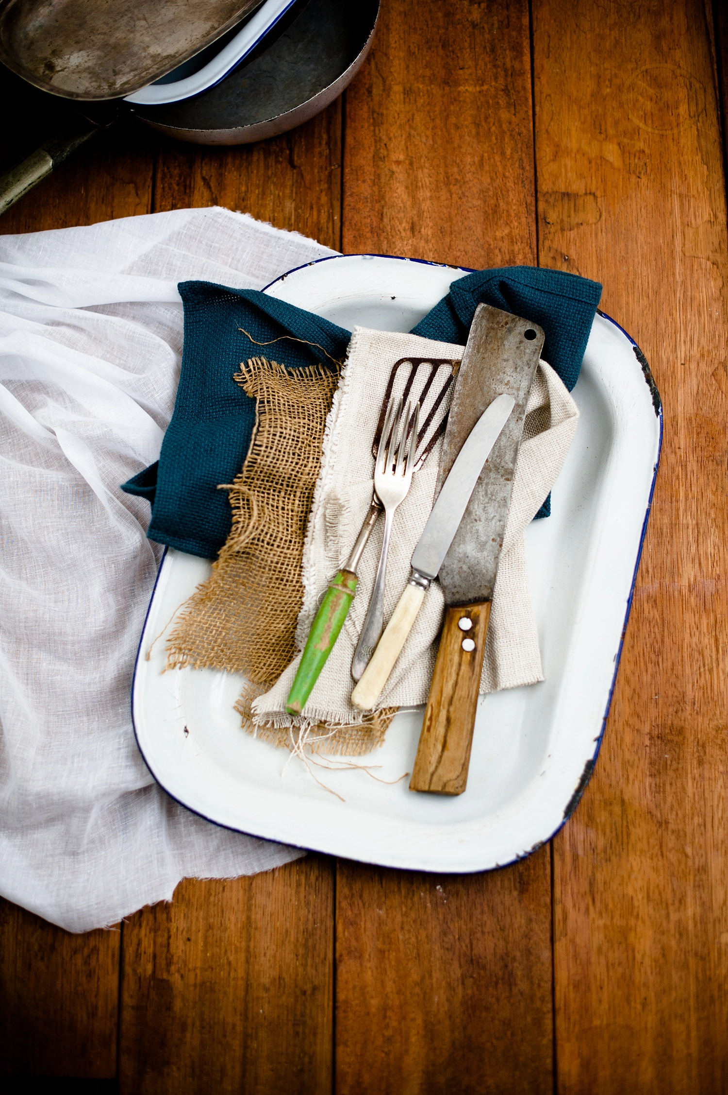 Slow-roasted lamb breast with Moroccan quinoa stuffing — crispy skin, tender meat and fragrant spices. Affordable, rich and perfect for weekend feasts.