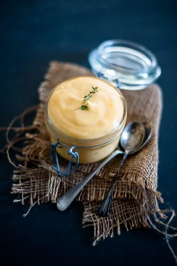 A fragrant mandarin and thyme curd made with fresh winter citrus. Smooth, bright and perfect for preserving seasonal fruit.
