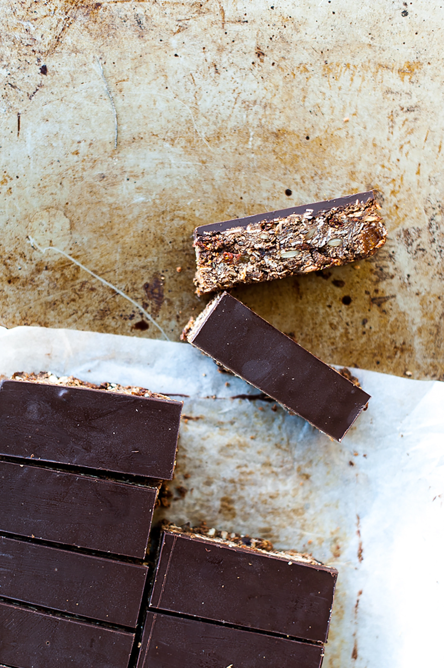 A healthy seed and date muesli slice that’s nut free, dairy free and refined sugar free. Perfect for lunchboxes, snacks and growing appetites.