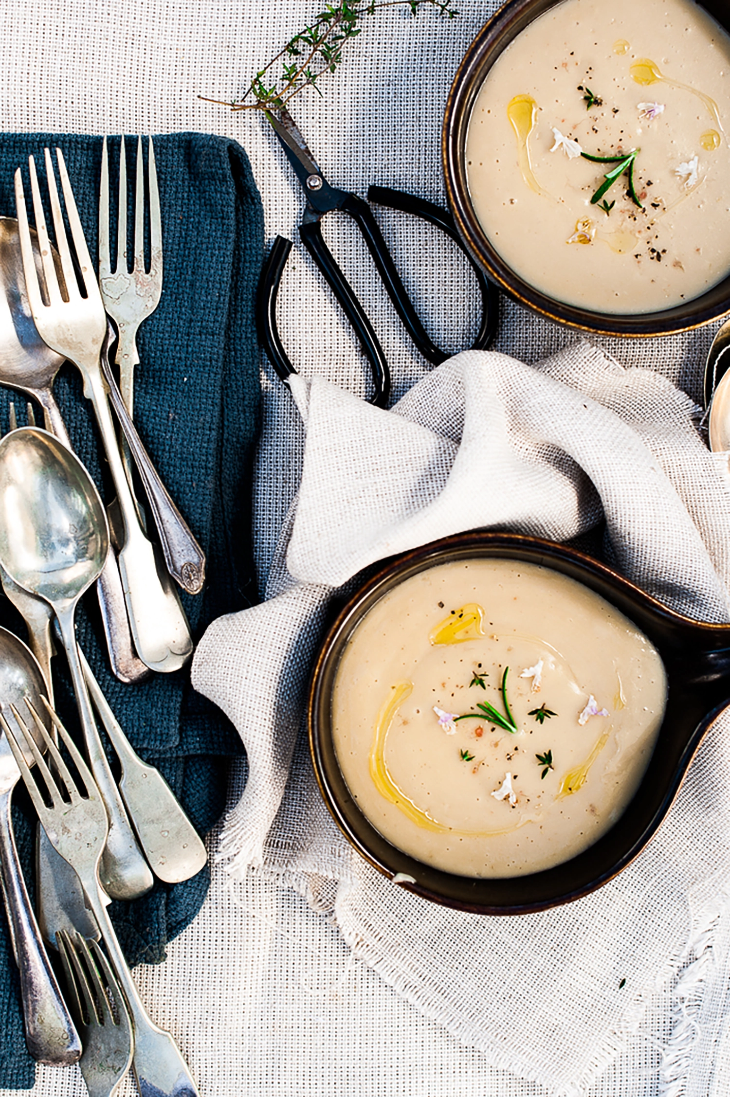 A comforting potato, leek and cashew velouté inspired by classic French cooking. Naturally creamy, nourishing and deeply nostalgic.