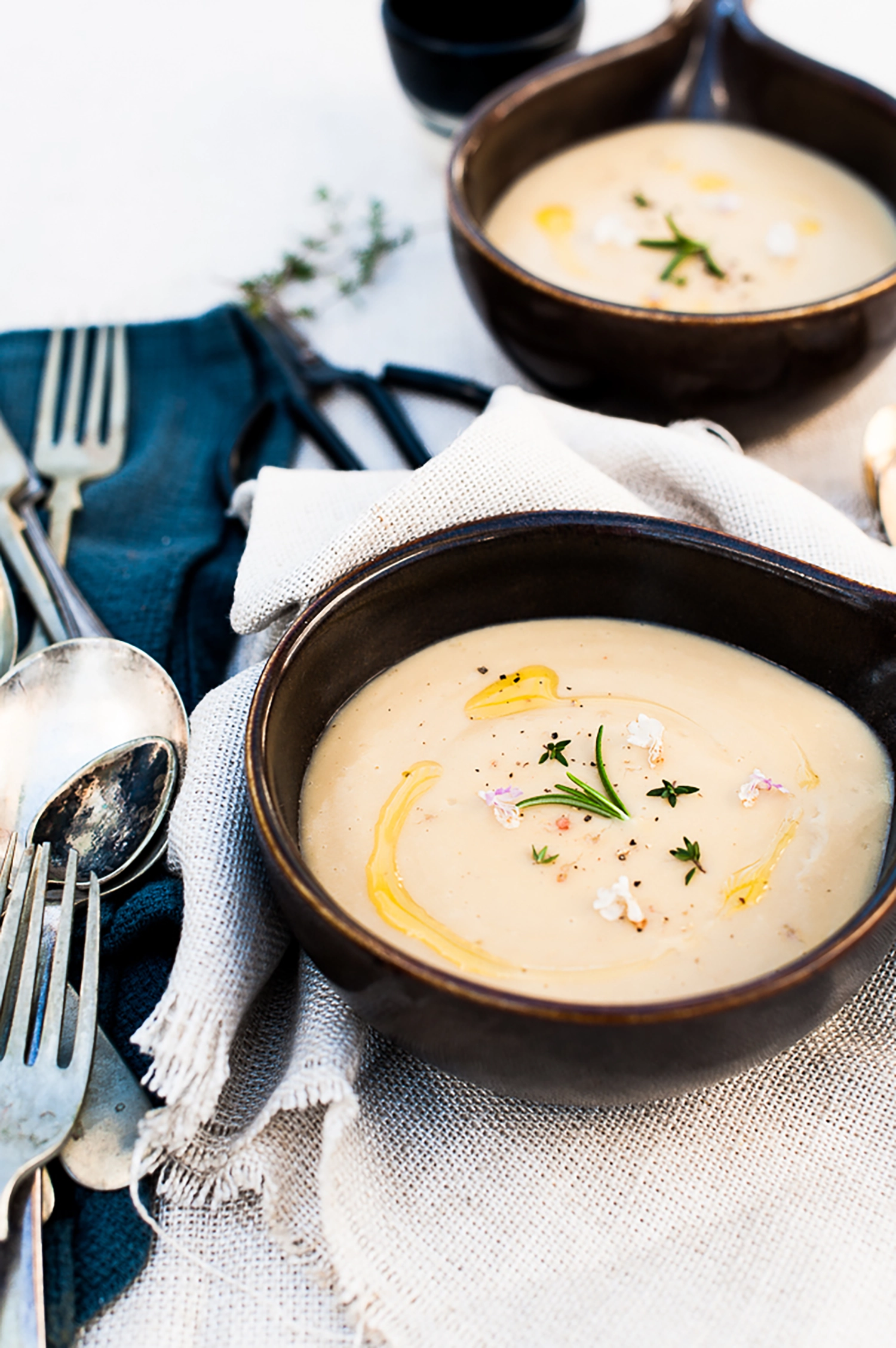A comforting potato, leek and cashew velouté inspired by classic French cooking. Naturally creamy, nourishing and deeply nostalgic.