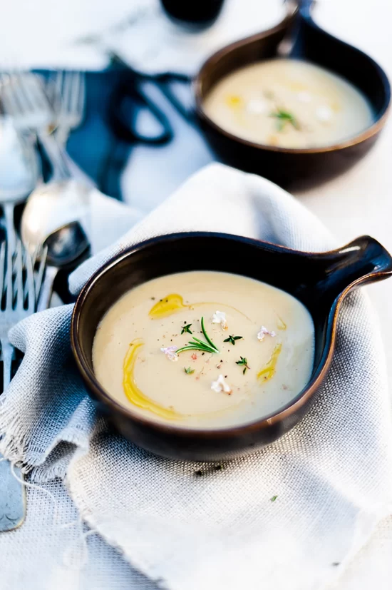 A comforting potato, leek and cashew velouté inspired by classic French cooking. Naturally creamy, nourishing and deeply nostalgic.