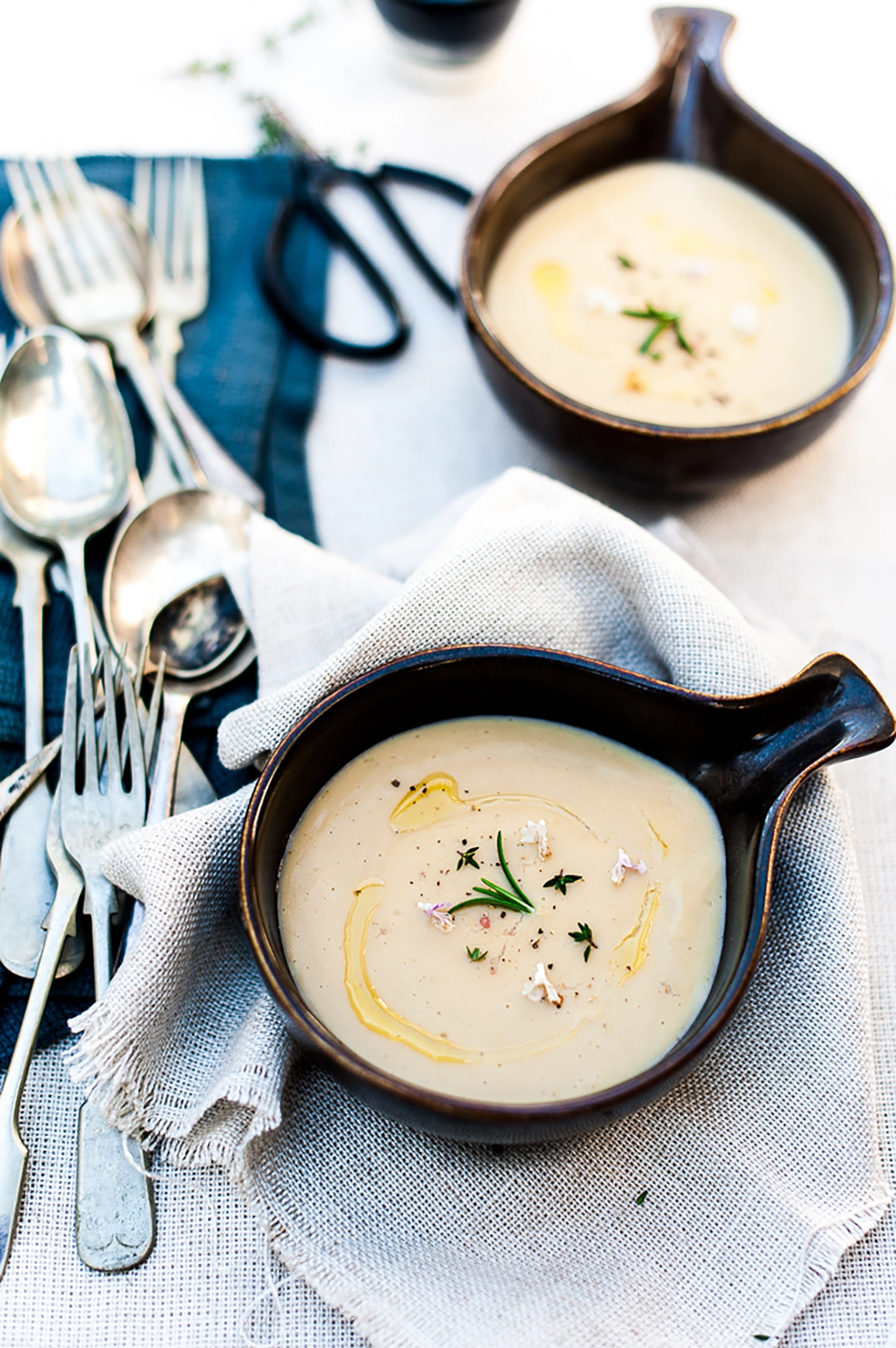 A comforting potato, leek and cashew velouté inspired by classic French cooking. Naturally creamy, nourishing and deeply nostalgic.