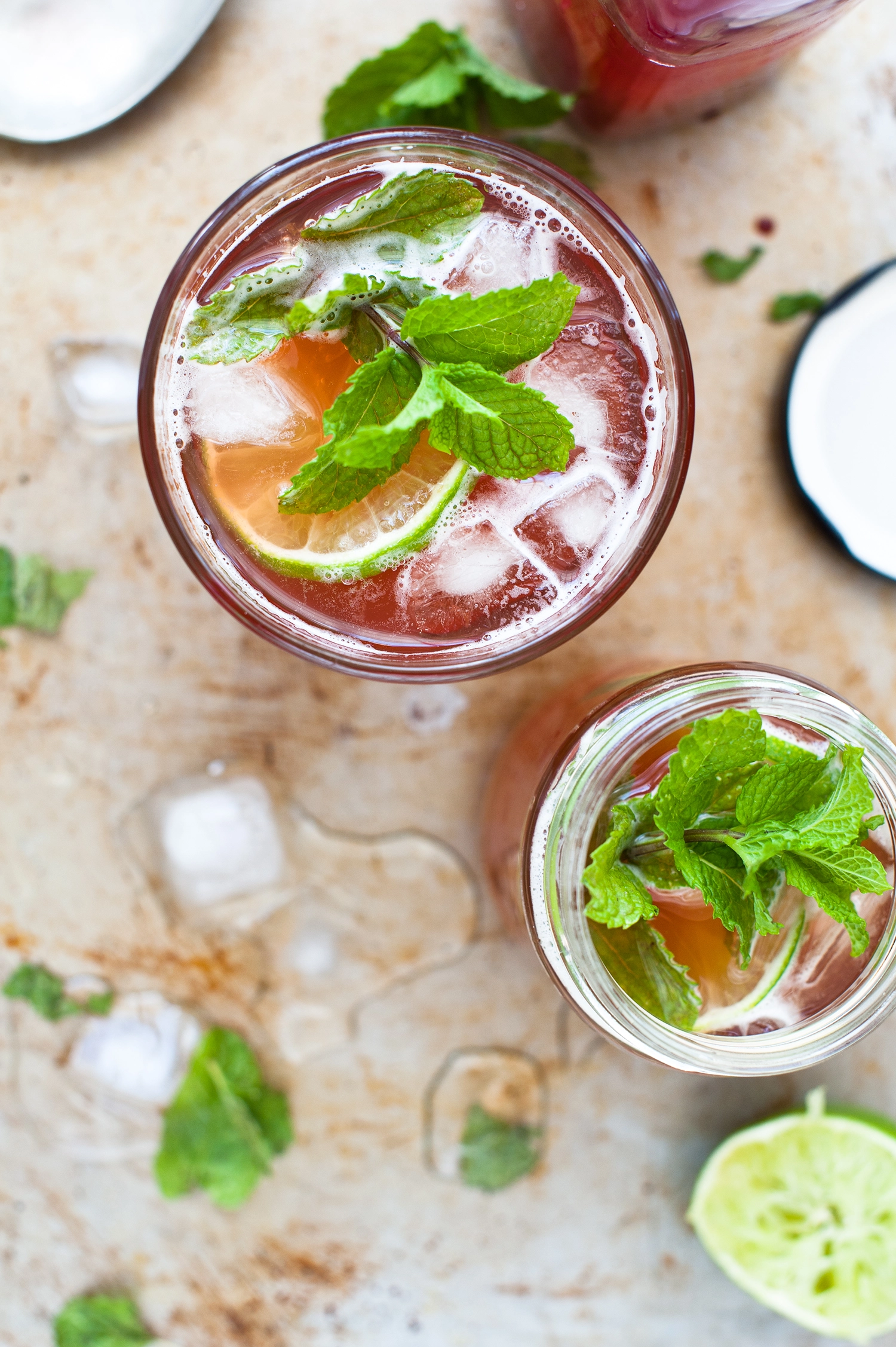 rhubarb gingerbeer cocktail