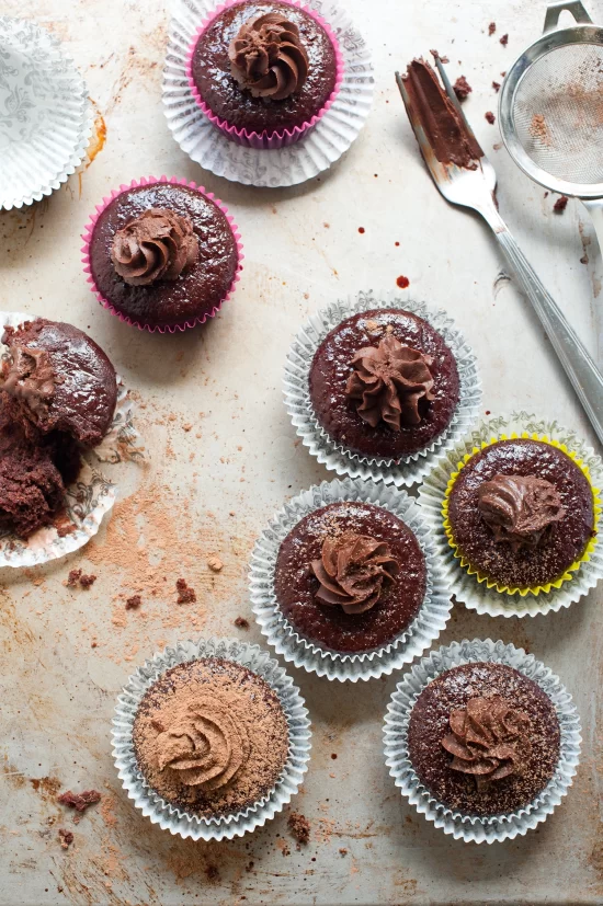 Little Roasted Beetroot and Dark Chocolate Cakes - Gluten free, delicious