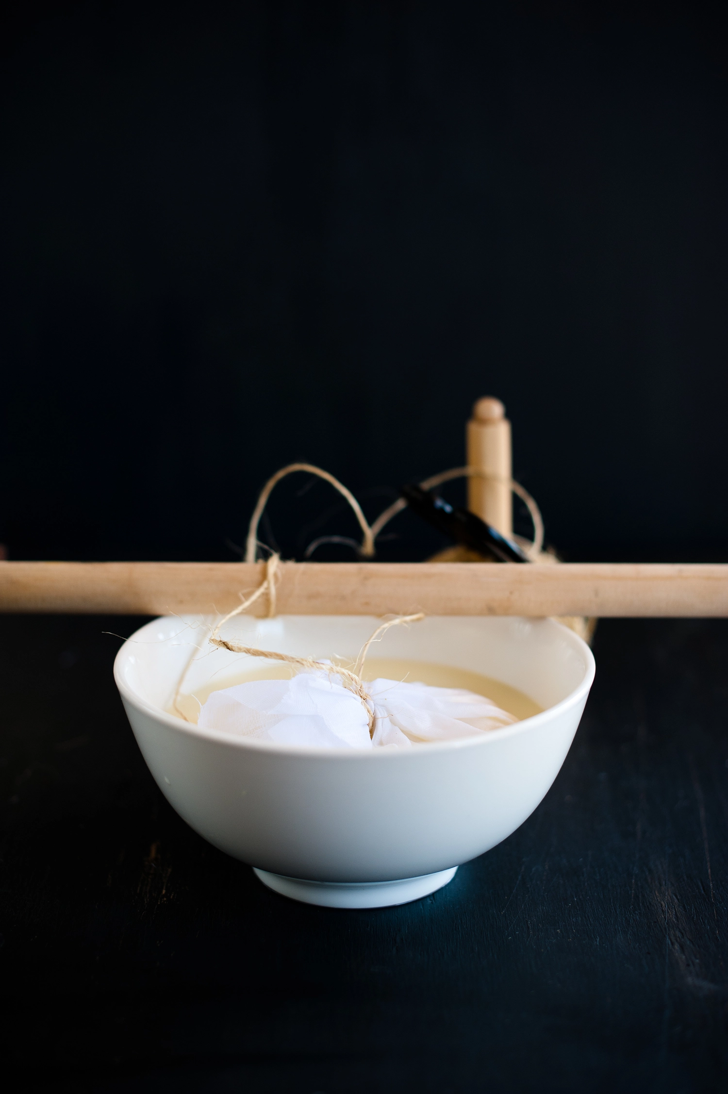 hanging homemade ricotta, creamy, gluten free, 10 minute recipe.