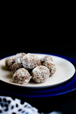 Nut free Date, Tahini & Cacao Truffles — a no-bake, gluten free and dairy free snack perfect for kids’ lunch boxes and healthy energy boosts.